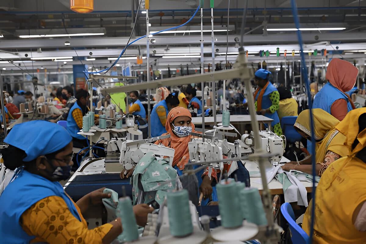 Thugiltex startup team and founders - young entrepreneurs with extensive Tirupur garment industry experience as leading garments exporters in Tirupur